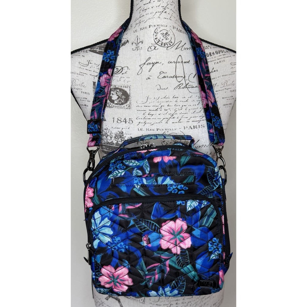 Lug Ranger Crossbody Bag Resort Black Multiple Pockets EUC Quilted Floral Print